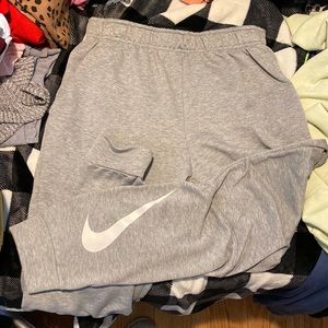 Nike sweats gray. Medium